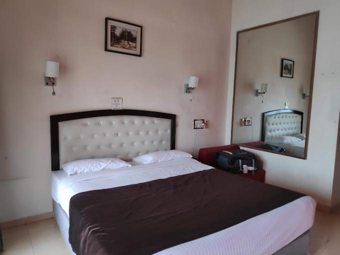 Whispering Woods Resort Lonavala Exterior foto