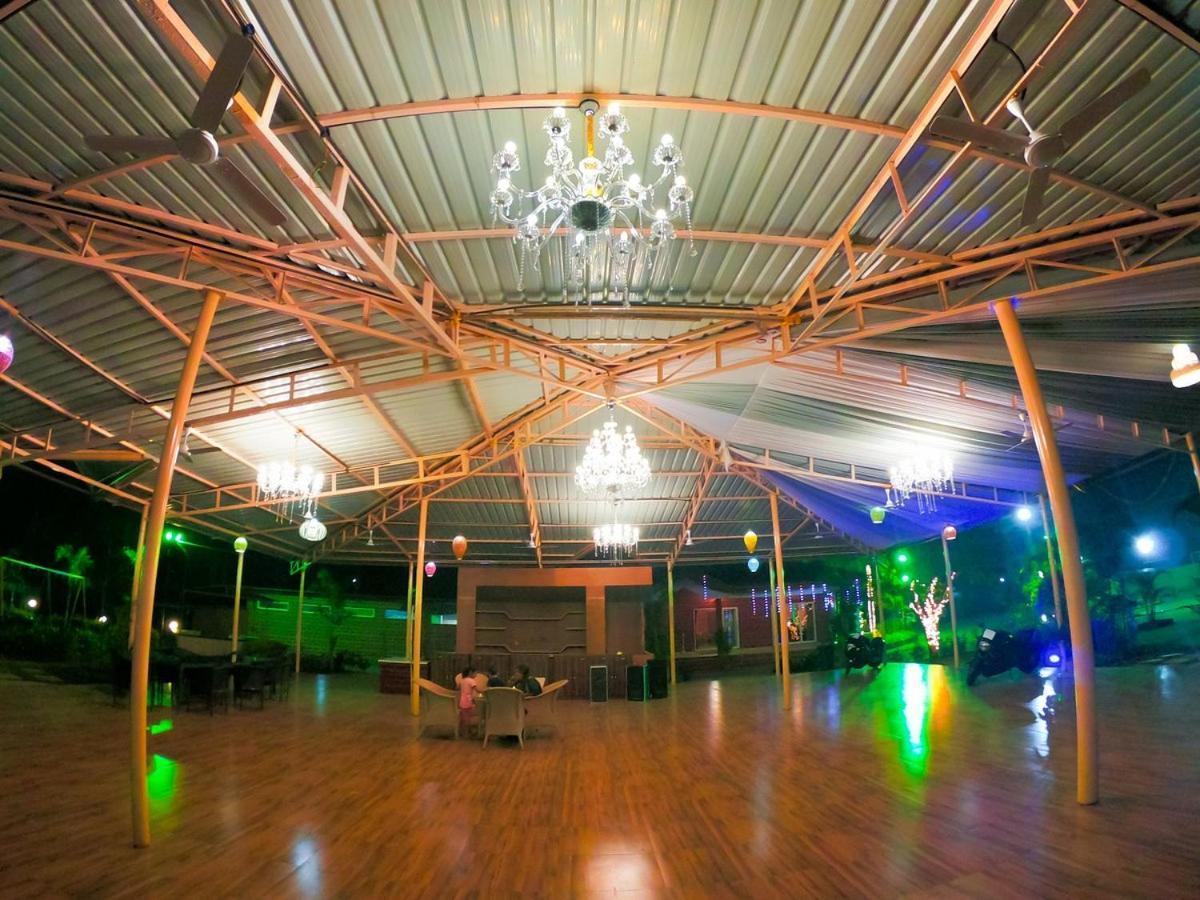 Whispering Woods Resort Lonavala Exterior foto
