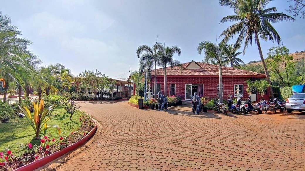 Whispering Woods Resort Lonavala Exterior foto