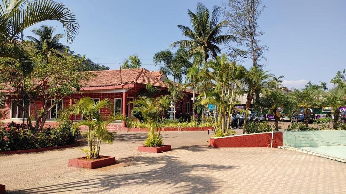 Whispering Woods Resort Lonavala Exterior foto