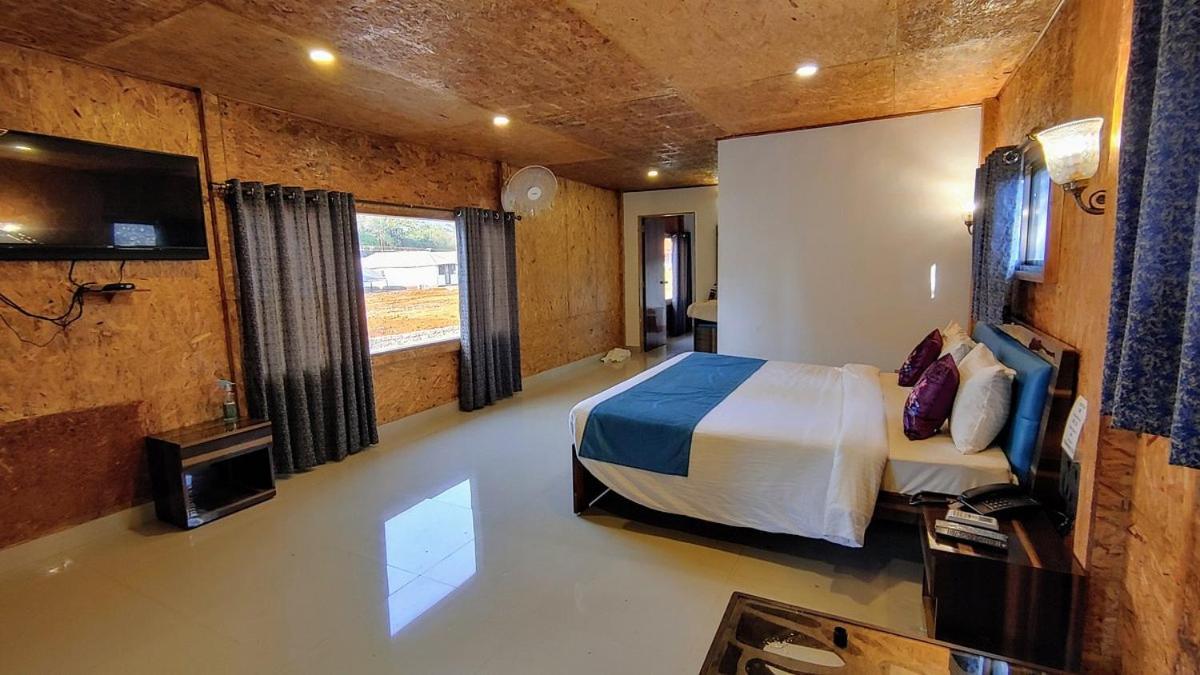Whispering Woods Resort Lonavala Exterior foto