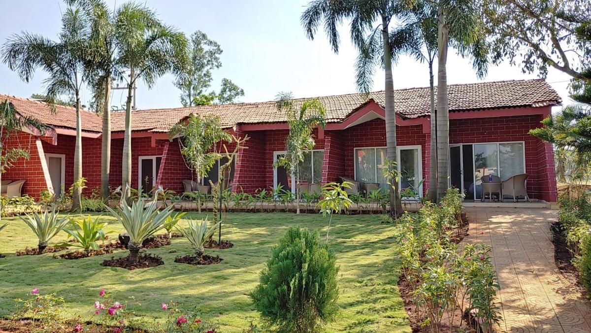 Whispering Woods Resort Lonavala Exterior foto